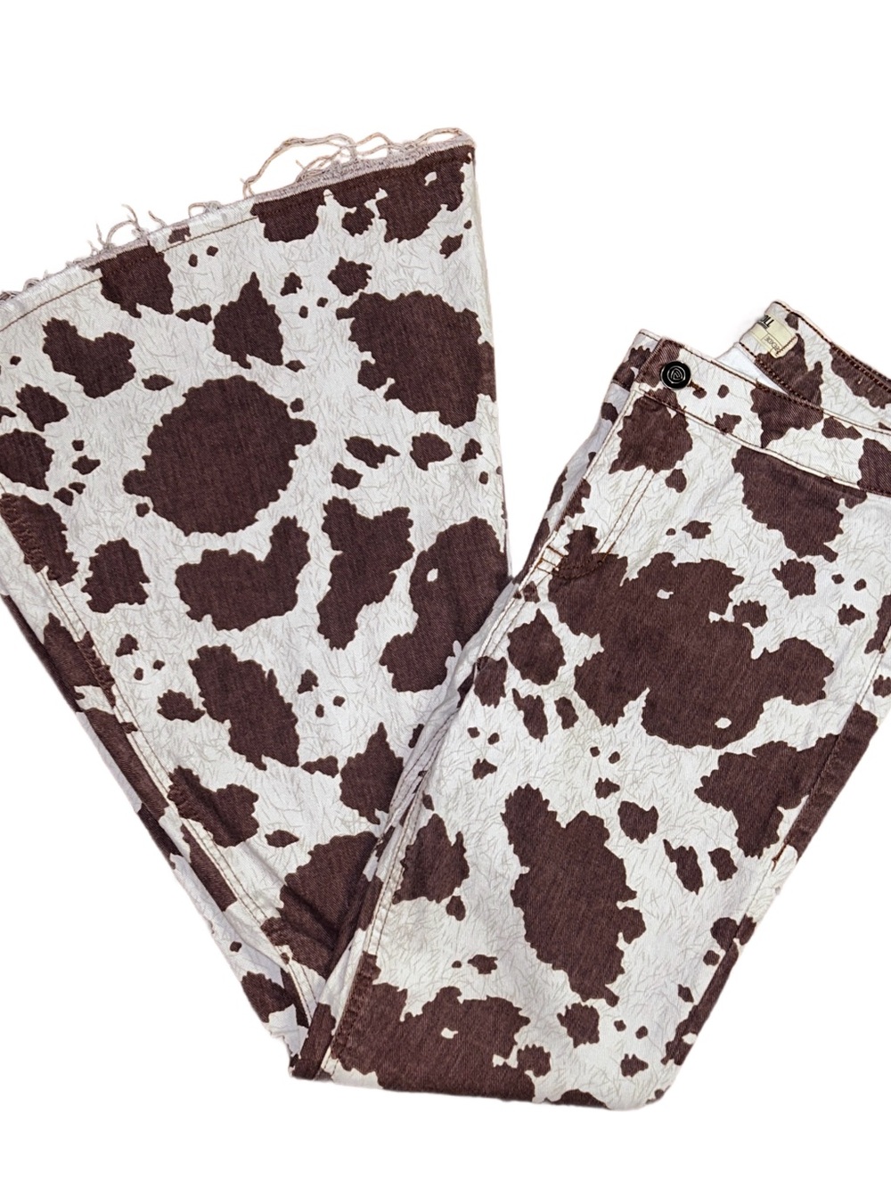 Rock & Roll ~ Womenβs 30/32 ~ Brown ~ Cow Print ~ Western ~ Denim Jeans W/ Flare